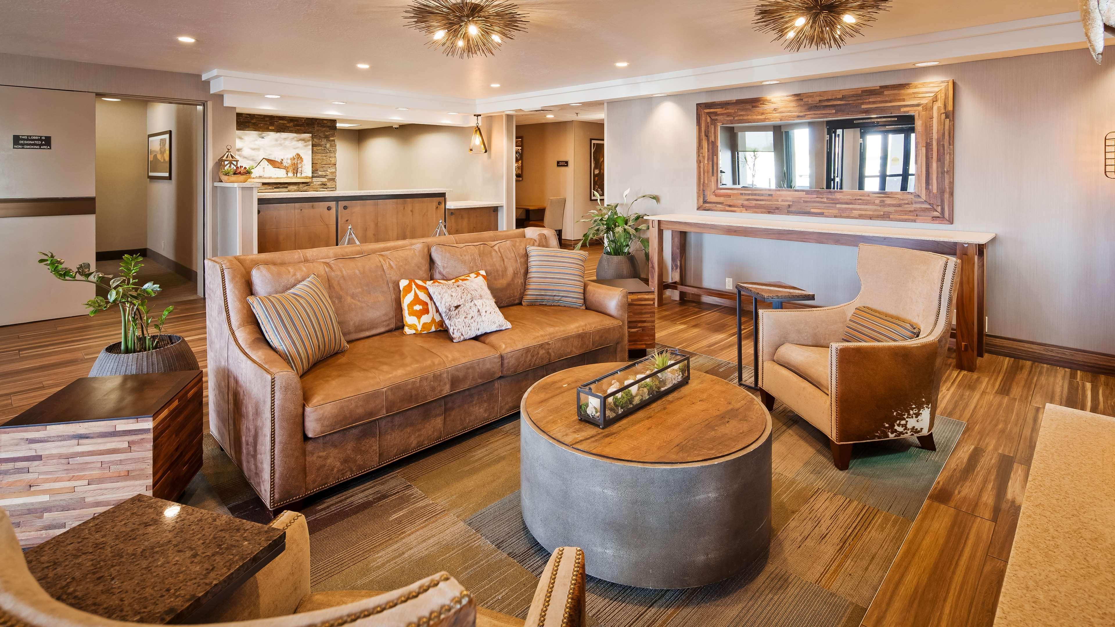 Best Western Plus Cottontree Inn Idaho Falls Exterior photo