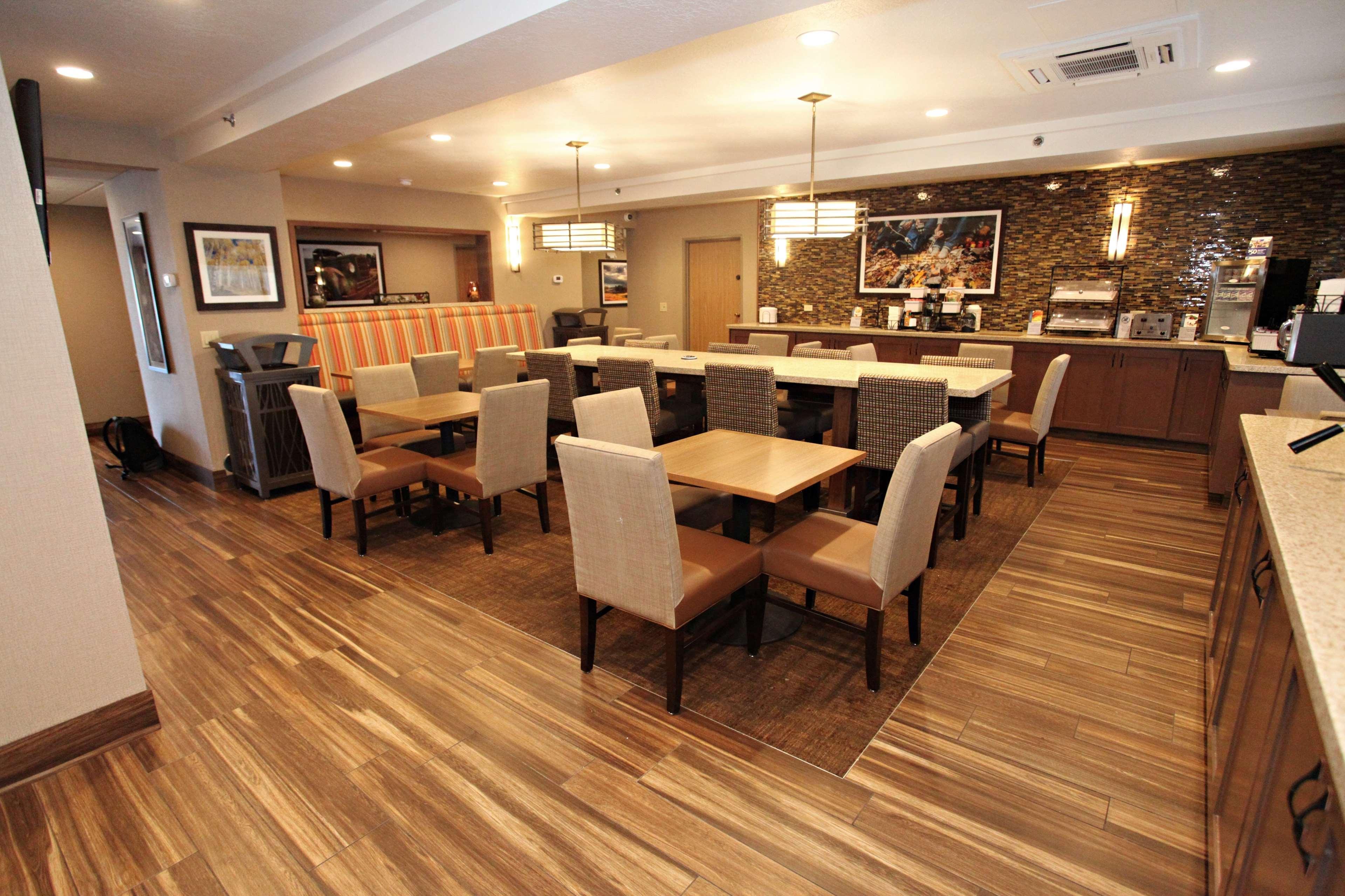 Best Western Plus Cottontree Inn Idaho Falls Exterior photo